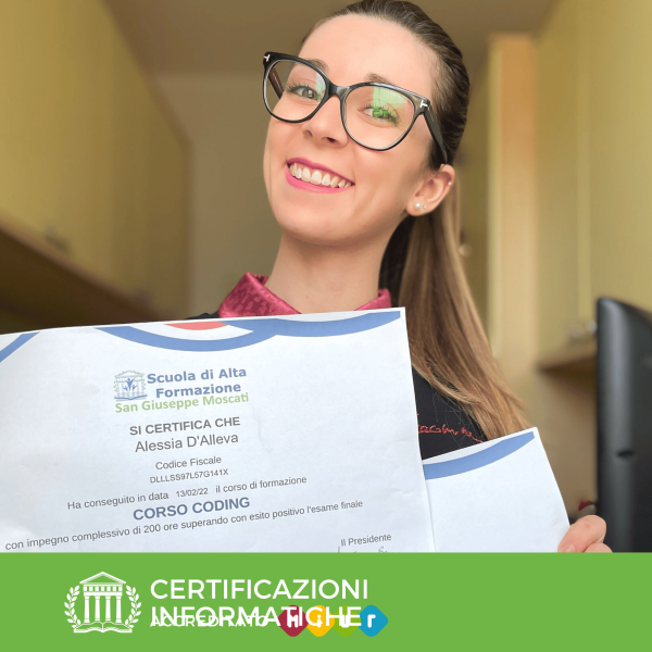 una studentessa di scuola moscati che mostra la certificazione di coding ottenuta