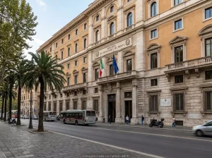 Il decreto-legge 7 agosto 2026, n. 144, deliberato dal Consiglio dei Ministri il 4 agosto, proroga fino all'anno scolastico 2027/2028 la deroga che permette di insegnare nelle paritarie senza abilitazione, nelle scuole secondarie, con almeno tre anni di servizio.